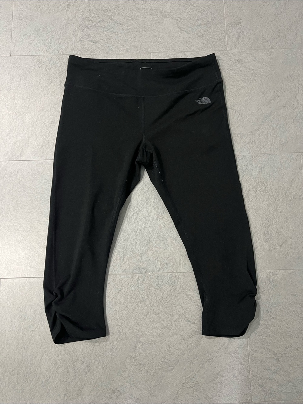 GUC The North Face Women's Ruched Cropped Leggings in Black